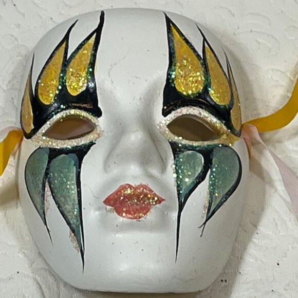 Wall Decor Ceramic Mini Mardi Gras Mask Hand Painted Glitter 3"x4" - Picture 9 of 13